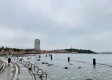 山东烟台天气预报，海风轻拂，晴雨相间，出行请留意