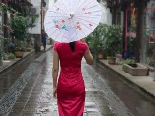 彩票365-苏州未来15天穿衣指南，从雨巷到艳阳，一衣穿遍江南春