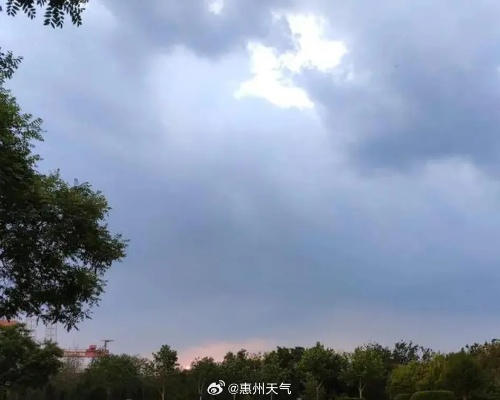 今天天气预报视频,不只是明天晴,更是我们与天空的一次对视 今天天气预报视频,不只是明天晴,更是我们与天空的一次对视