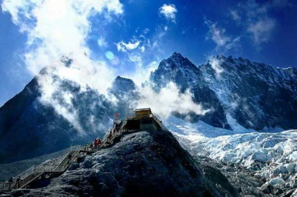 玉龙雪山,圣洁之巅的永恒守望 玉龙雪山,圣洁之巅的永恒守望