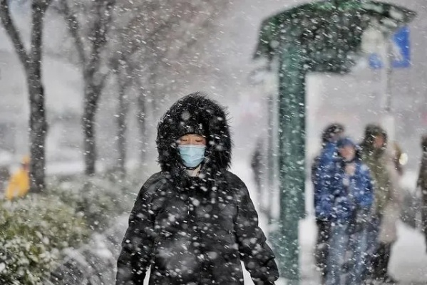10省将现暴雪或大暴雪，今冬最强雨雪来袭，多地进入备战状态